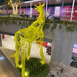 yellow giraffe sculpture metal life size outdoor garden sculpture DZM 091