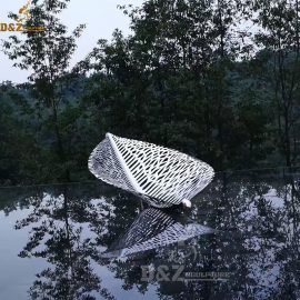 Large leaf sculpture metal wire sculpture for garden water pool DZM 143