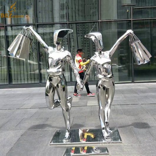 stainless steel high polish mirror finishing figure sculpture People who have just finished shopping DZM 782