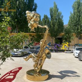 stainless steel sculpture a man palying saxophone sculpture gold plated DZM 762